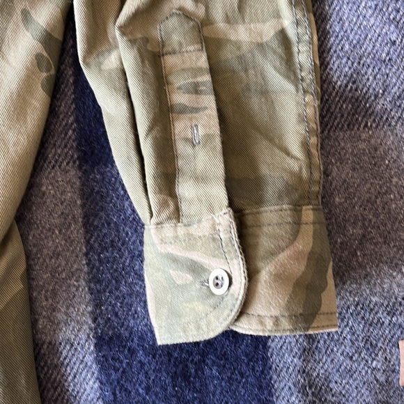 Wrangler oversized button flannel - Picture 5 of 7